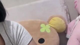 GADIS INI BAYAR KOST DENGAN MEMEK SEMPIT