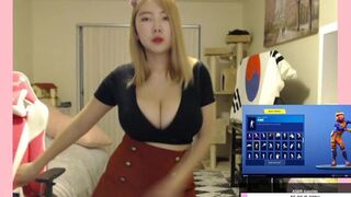 Twitch Velvet Show Off Bouncing Boobies