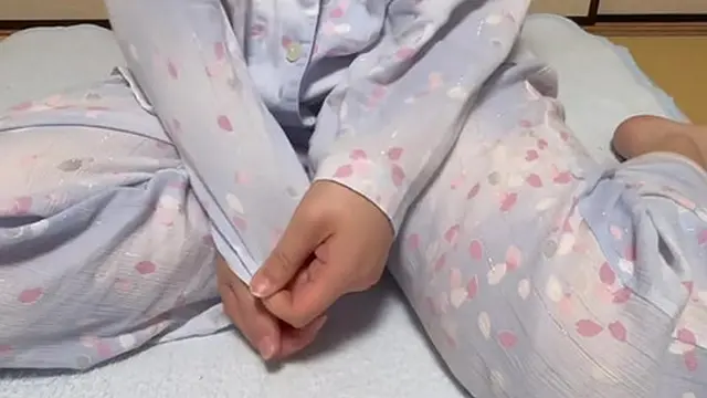 【素人ハメ】息子の友達と2回目の激しいセックス 熟女　人妻　スマホd