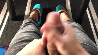 仕事前にデカくて、厚い包茎チンポをしこりたくなったの。気持ち良かったよ。