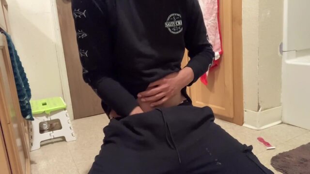 JAPANESE GF GETS CREAMPIED IN POV HOC