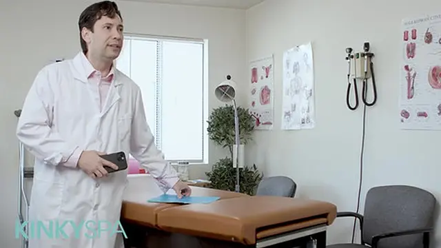 KINKY SPA - Kimmy Kimm Tempts Clients With Her Alluring Massage And Passionate Touch